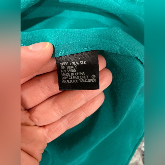 Top Emerald-Green-Antonio-Melani, material 100% Silk size XS - Picture 8 of 8